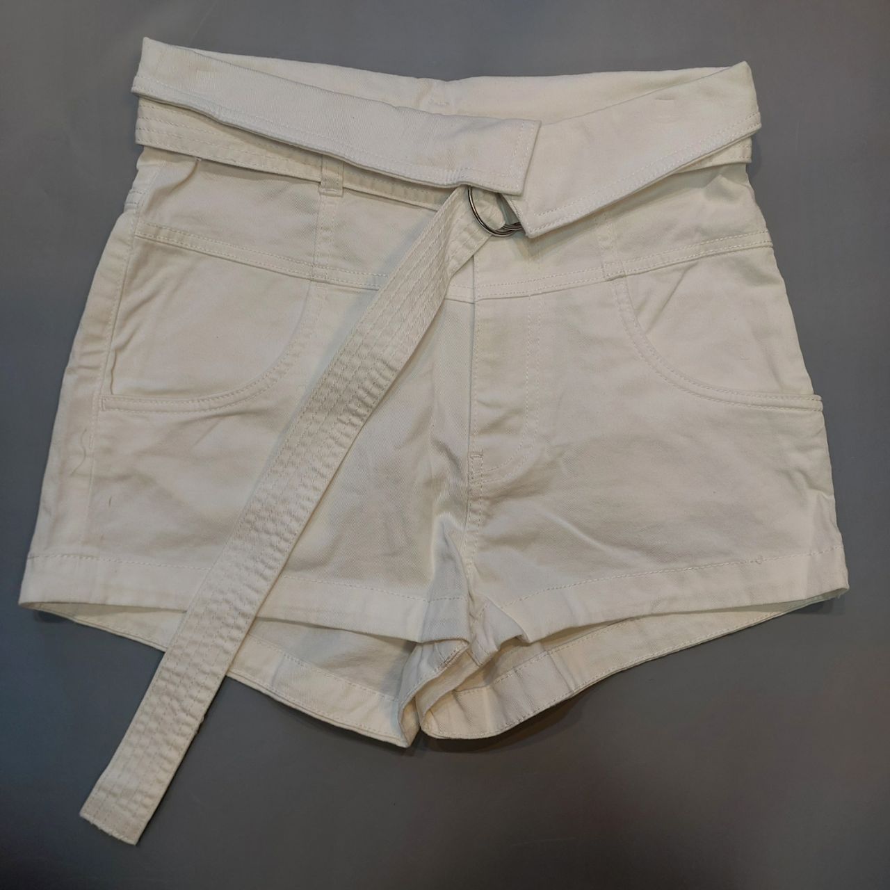 شلوارک کتان سفید دخترانه از برند H&M