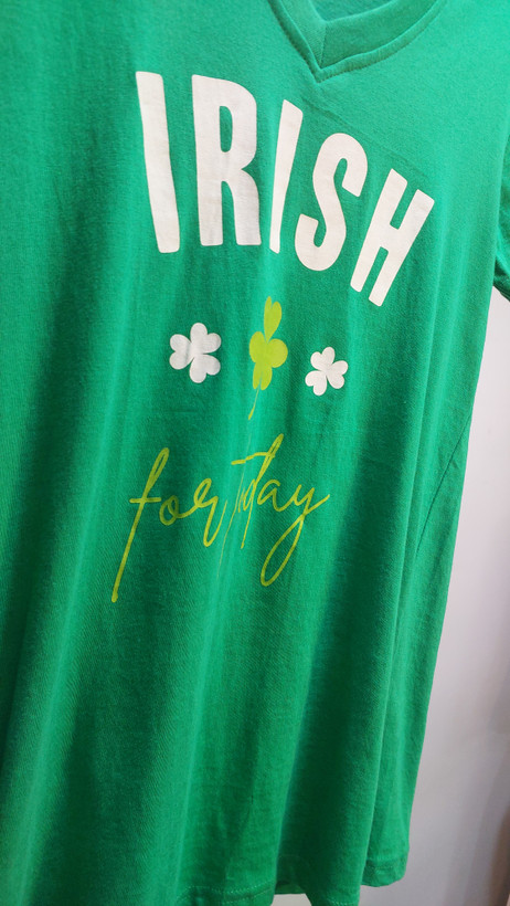 تیشرت یقه هفت زنانه طرح گل شبدر IRISH - رنگ سبز