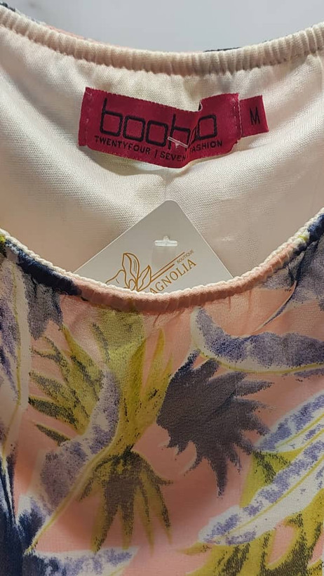 پیراهن کوتاه زنانه بوهوام (boohoo) طرح استوایی گلدار سایز M
