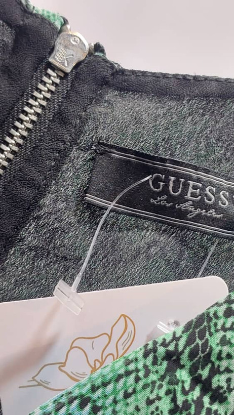 پیراهن کوتاه زنانه گسGUESS مدل پوست ماری سبز و مشکی سایز XS